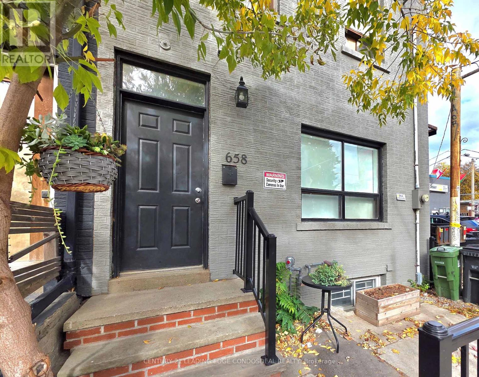 2B - 658 DUNDAS STREET W, Toronto, Ontario