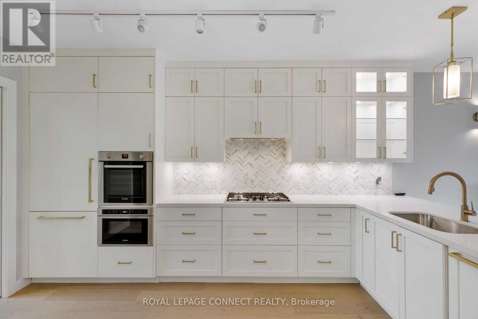 16 Rosemount Avenue, Toronto, Ontario  M6H 2M1 - Photo 7 - C12523794