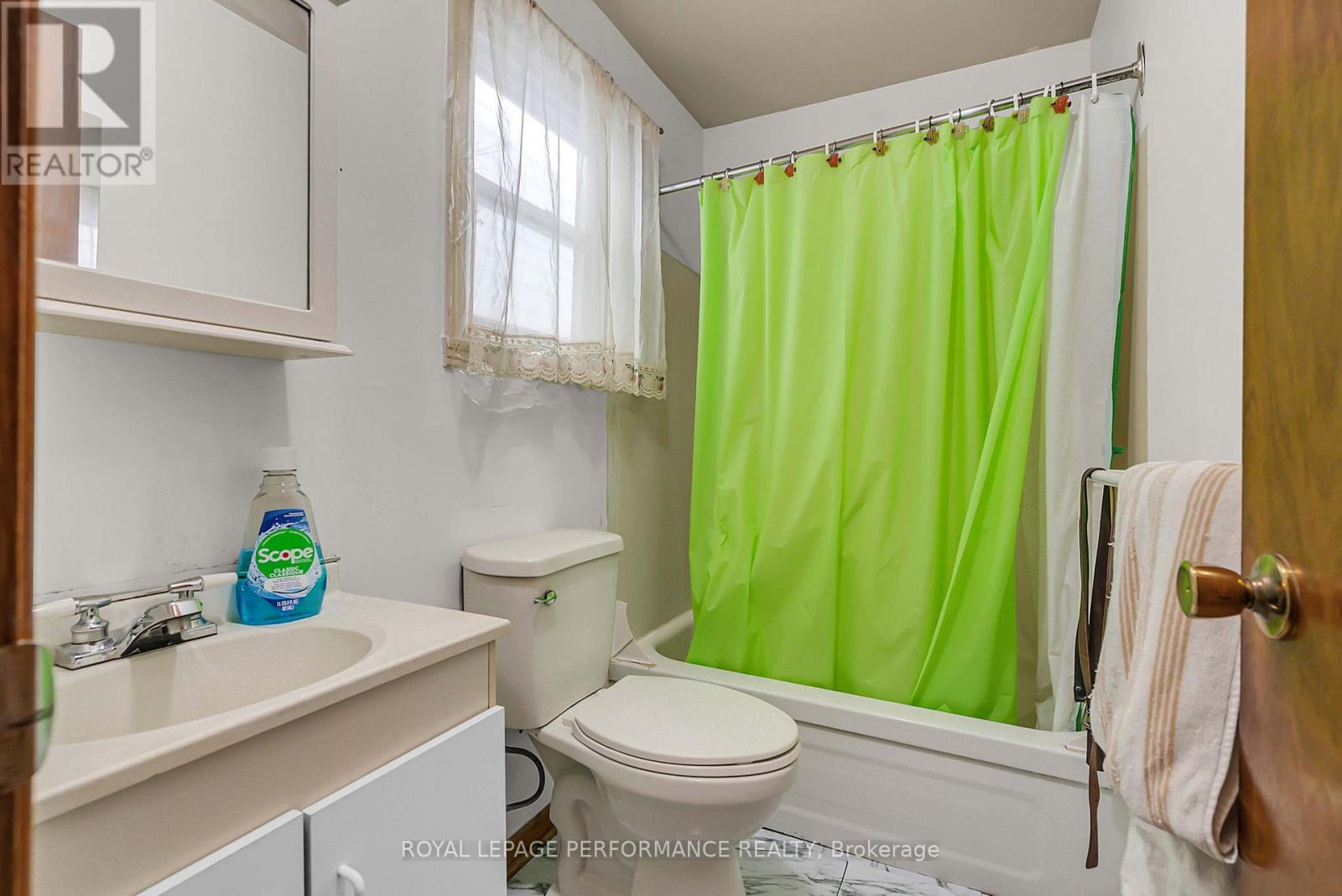 320 St Felix Street, Cornwall, Ontario K6H 5A6 - Photo 11 - X12523806