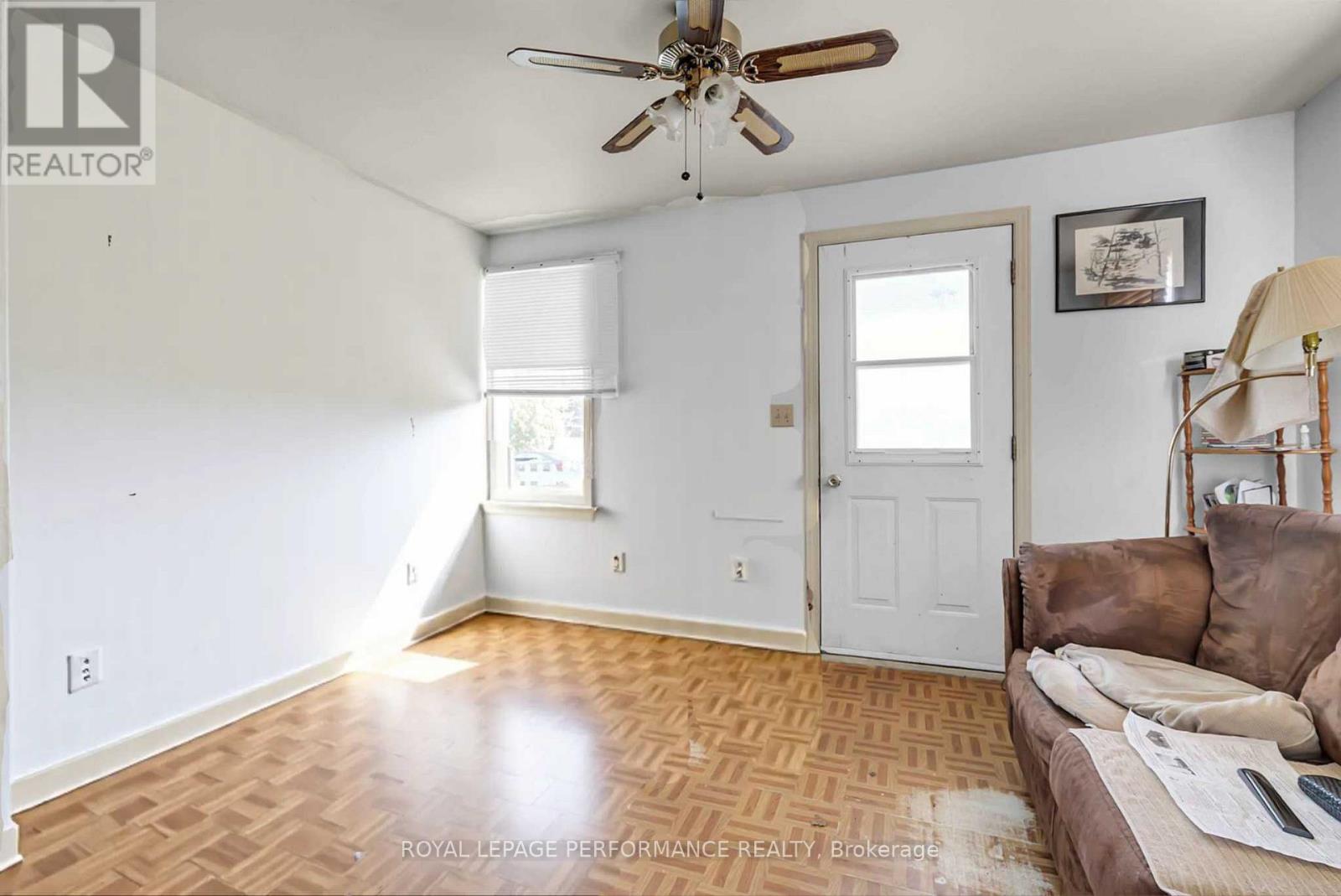 320 St Felix Street, Cornwall, Ontario K6H 5A6 - Photo 4 - X12523806