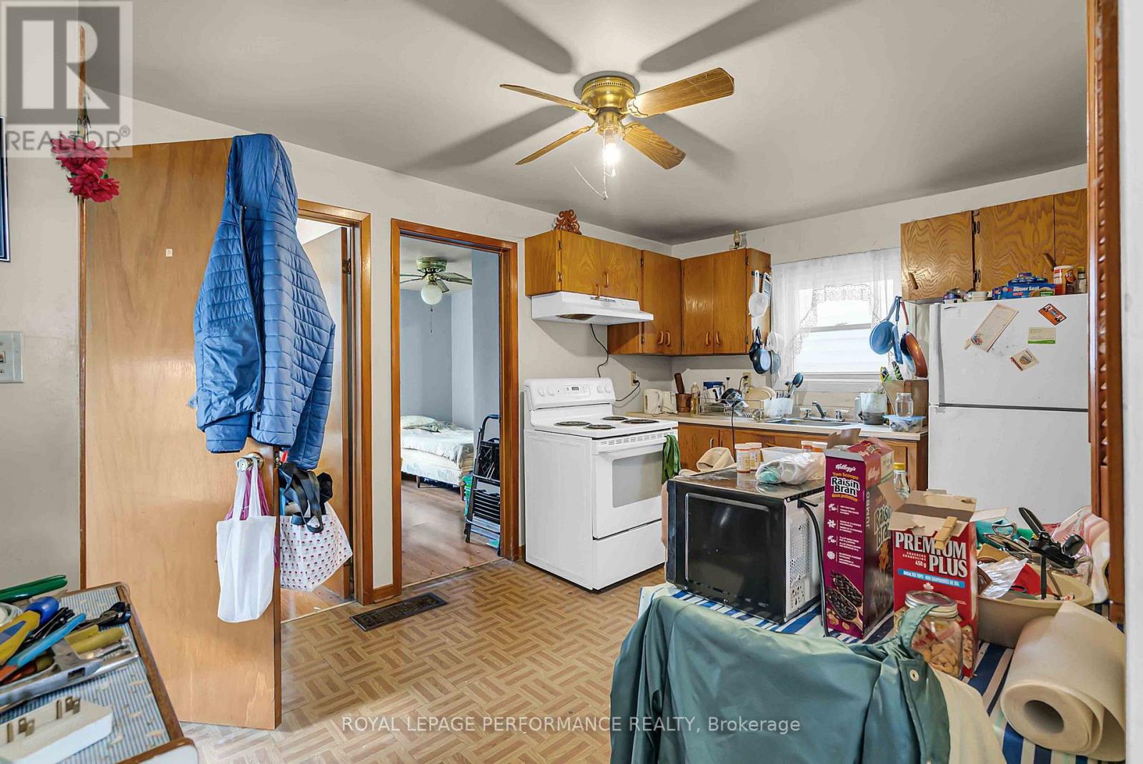 320 St Felix Street, Cornwall, Ontario K6H 5A6 - Photo 8 - X12523806