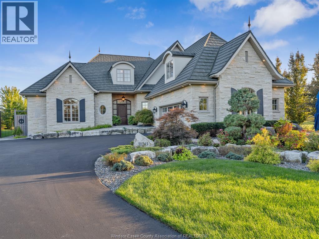 11245 Riverside Drive, Windsor, Ontario N8P 1A5 - Photo 2 - 25028352