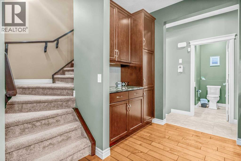 262 Hillcrest Circle Sw, Airdrie, Alberta  T4B 0Y7 - Photo 8 - A2261914