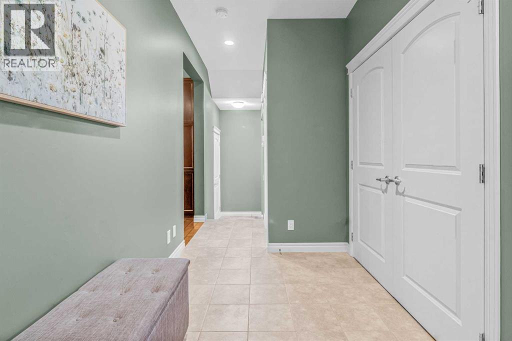 262 Hillcrest Circle Sw, Airdrie, Alberta  T4B 0Y7 - Photo 4 - A2261914