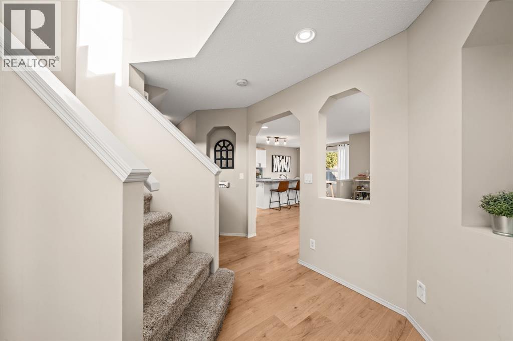 304 Cranfield Gardens, Calgary, Alberta  T3M 1H8 - Photo 4 - A2267753