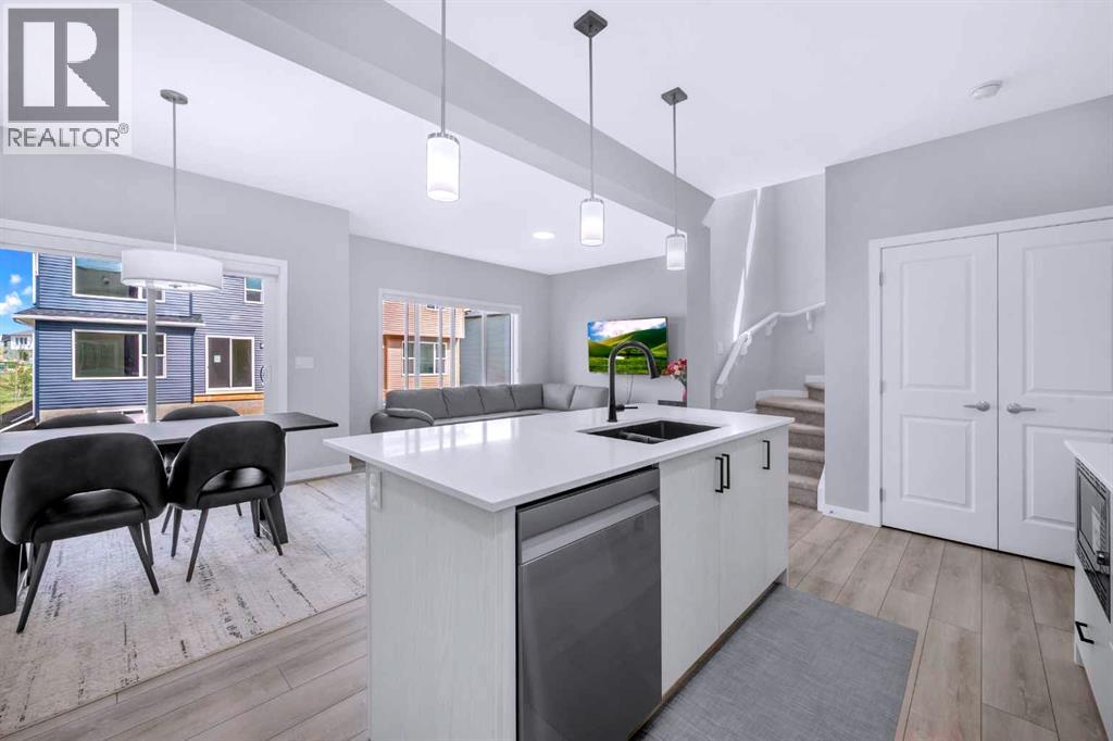 154 Silver Spruce Grove Sw, Calgary, Alberta  T2X 5M2 - Photo 5 - A2268154