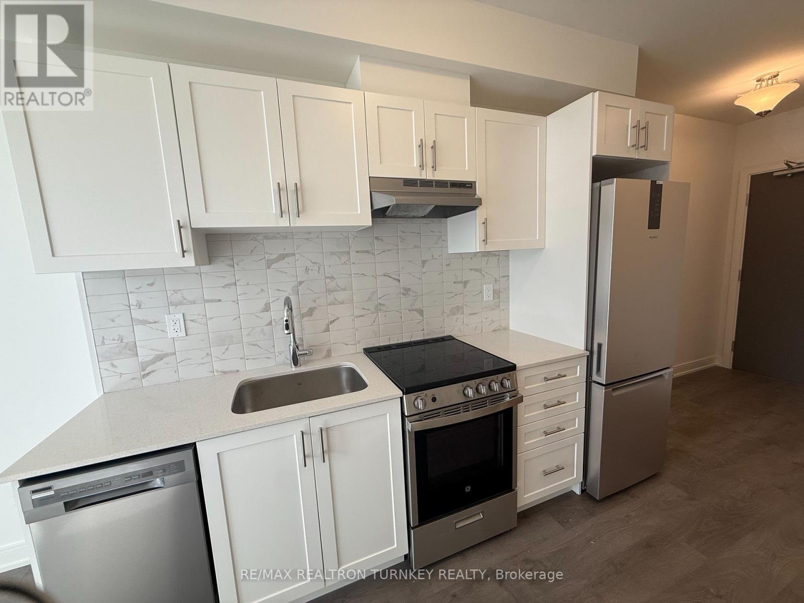 B206 - 715 Davis Drive, Newmarket, Ontario  L3Y 0J2 - Photo 6 - N12474512