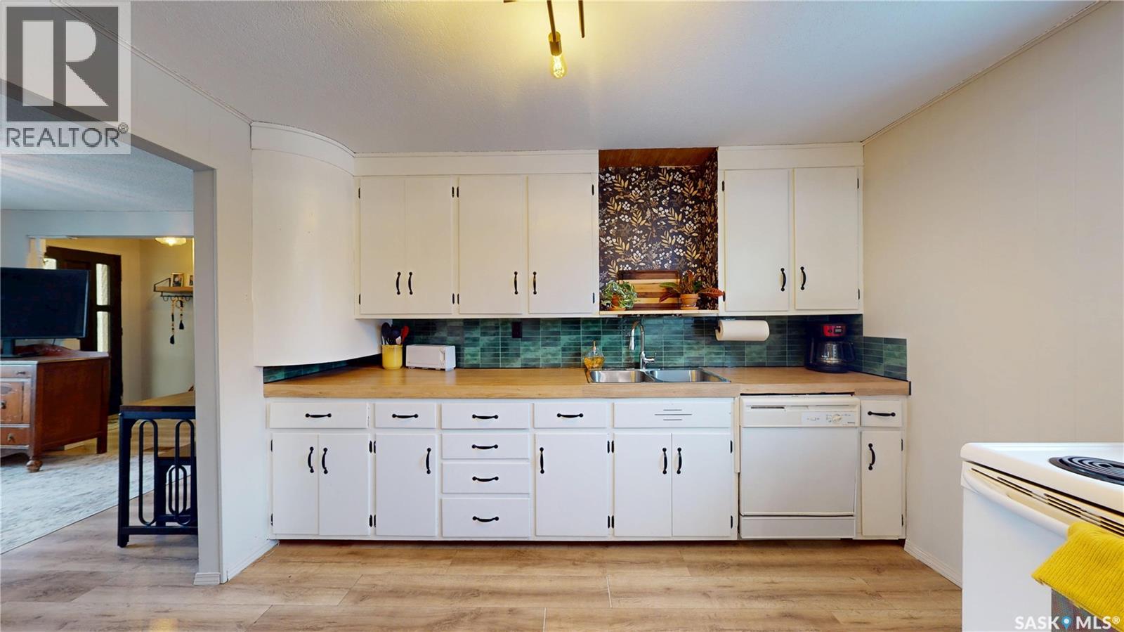 105 Railway Avenue, Wawota, Saskatchewan  S0G 5A0 - Photo 13 - SK022518