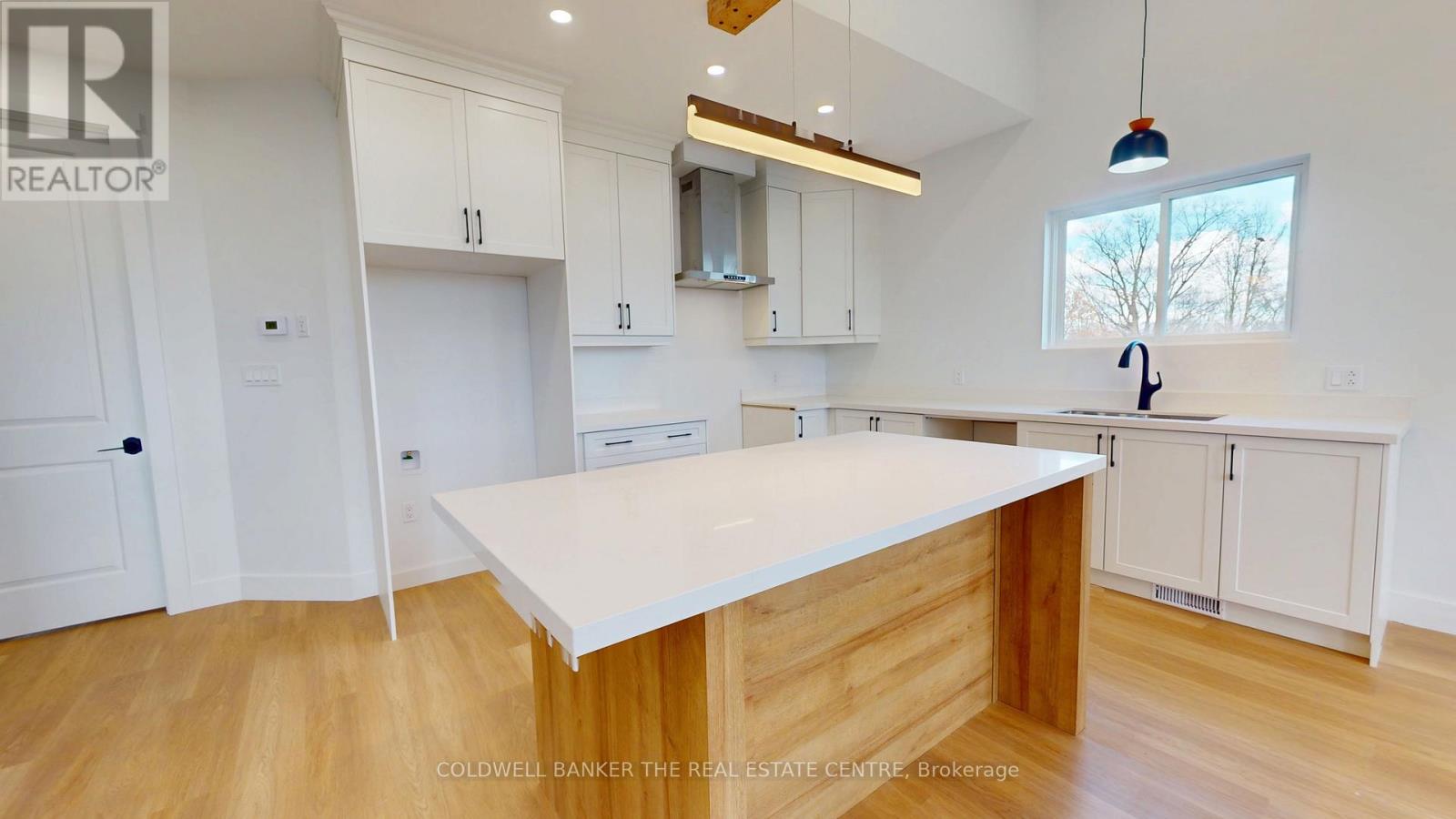 62 Gray Street, Severn, Ontario  L0K 1E0 - Photo 7 - S12520510