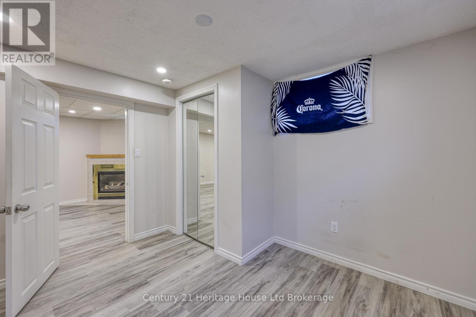 719 Peel Street, Woodstock, Ontario  N4S 1L5 - Photo 32 - X12523086