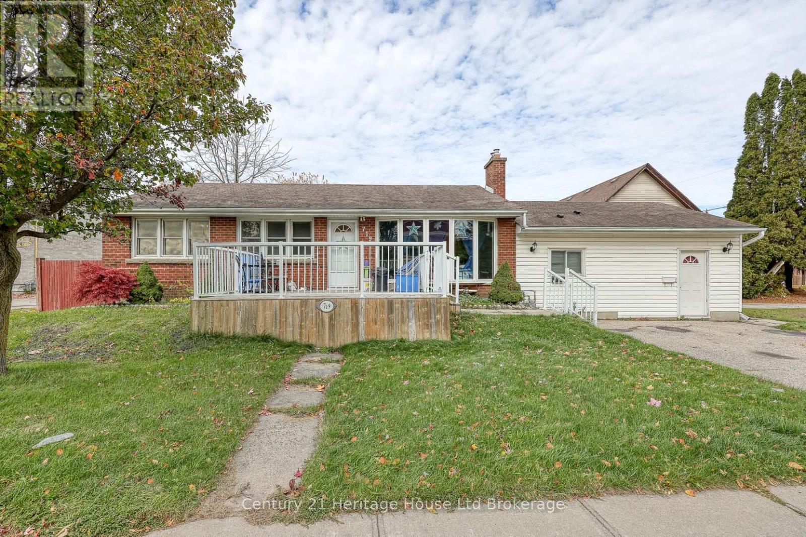 719 Peel Street, Woodstock, Ontario  N4S 1L5 - Photo 6 - X12523086