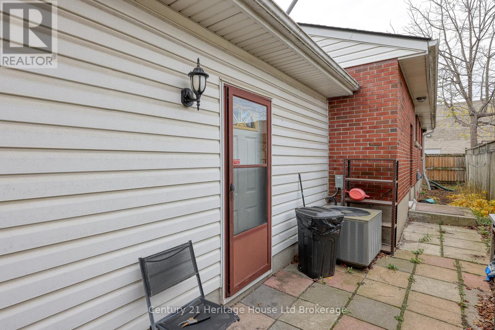 719 Peel Street, Woodstock, Ontario N4S 1L5 - Photo 34 - X12523092