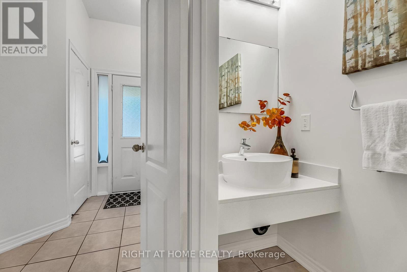 12 Walter Thomas Way, Markham, Ontario  L3R 5P6 - Photo 4 - N12523612