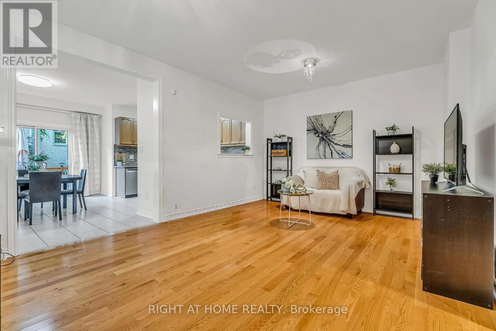 12 Walter Thomas Way, Markham, Ontario  L3R 5P6 - Photo 6 - N12523612