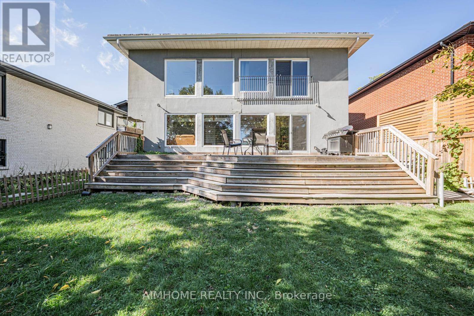 455 North Lake Road, Richmond Hill, Ontario  L4E 3A6 - Photo 3 - N12523640