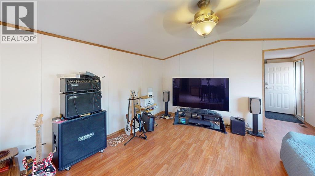 105 Meadowlake Close E, Brooks, Alberta  T1R 1G1 - Photo 5 - A2249718