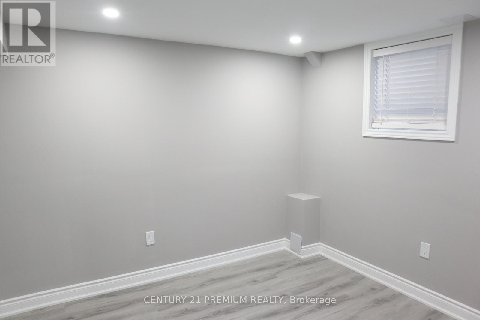 Lower - 25 Sewells Lane, Brampton, Ontario  L7A 2Z9 - Photo 2 - W12523646