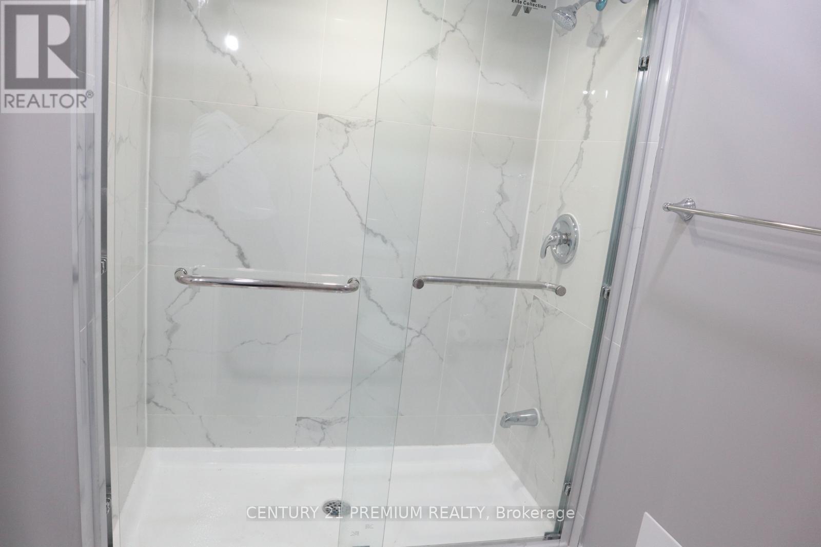 Lower - 25 Sewells Lane, Brampton, Ontario  L7A 2Z9 - Photo 4 - W12523646