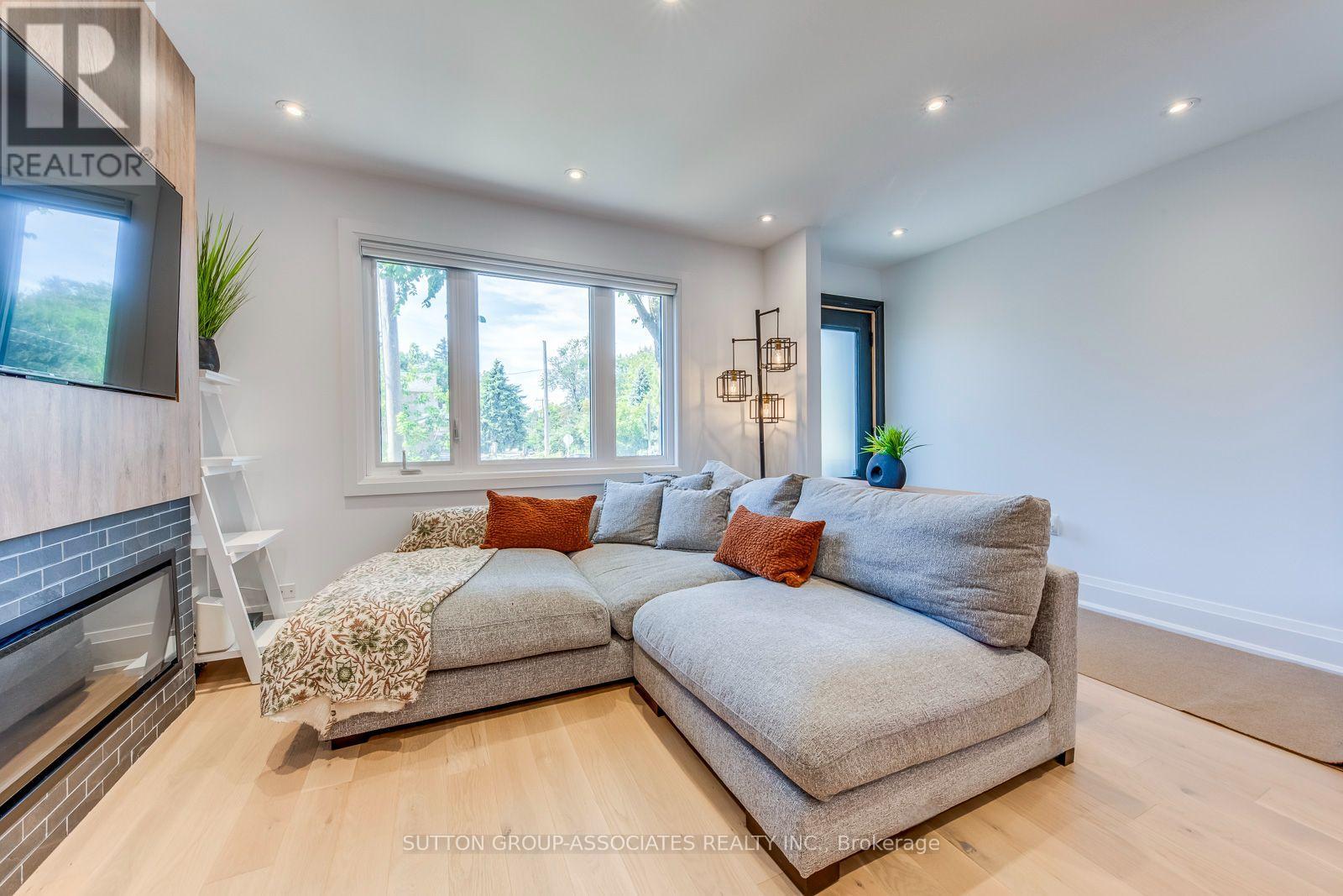 359 Harvie Avenue, Toronto, Ontario  M6E 4L6 - Photo 3 - W12523658