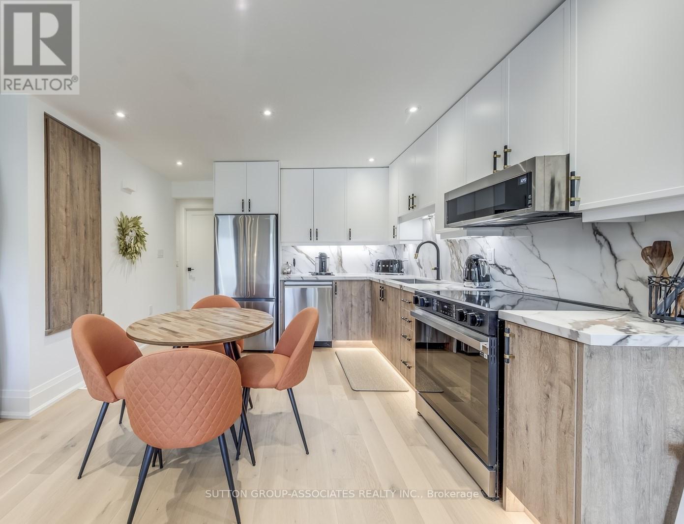 359 Harvie Avenue, Toronto, Ontario  M6E 4L6 - Photo 7 - W12523658