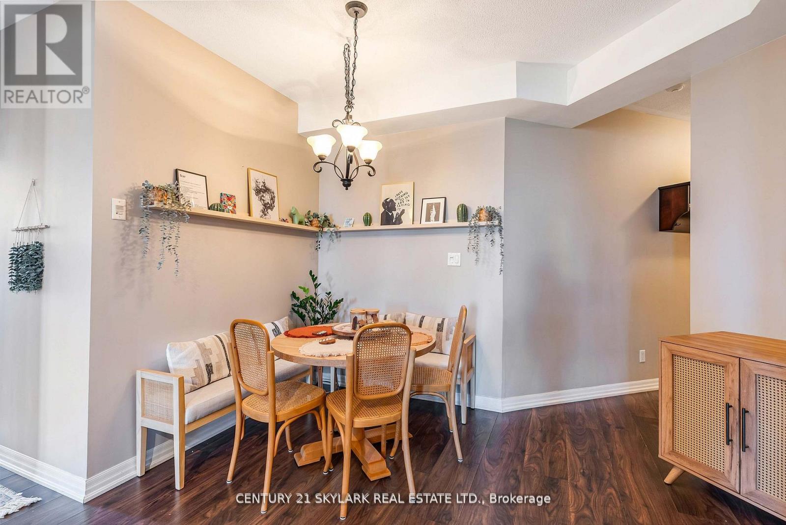 516 - 245 Dalesford Road, Toronto (Stonegate-Queensway), Ontario  M8Y 4H7 - Photo 5 - W12523676