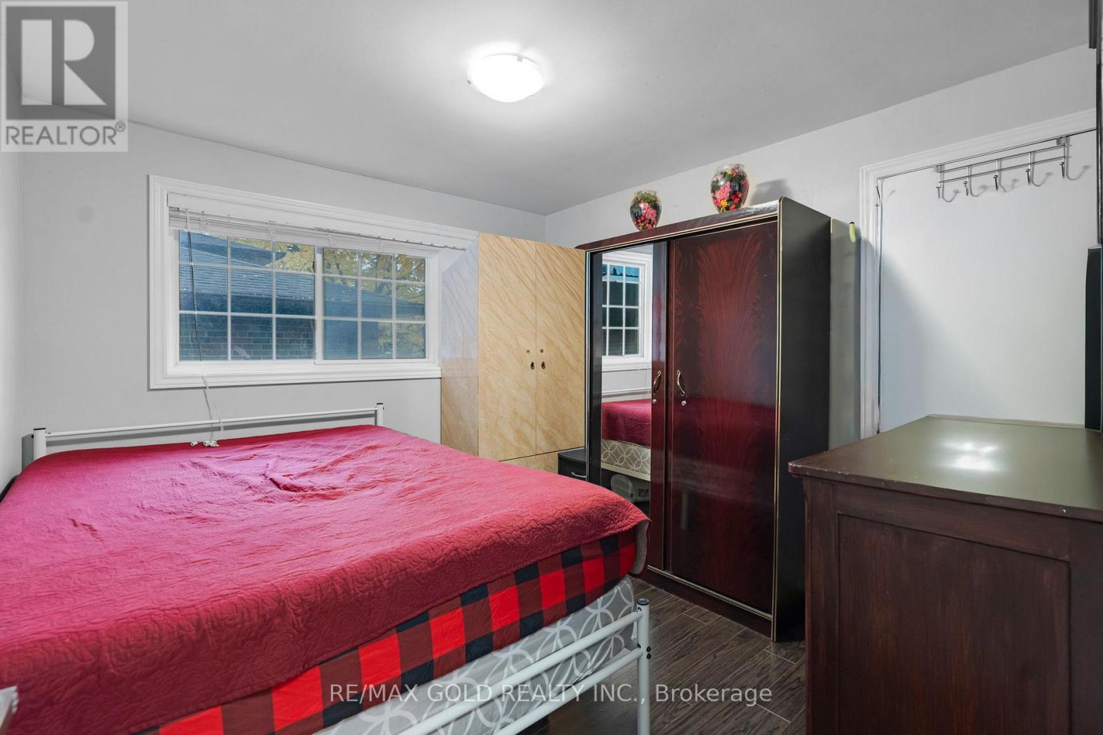 13 Tullamore Road S, Brampton, Ontario  L6W 1J7 - Photo 13 - W12523720