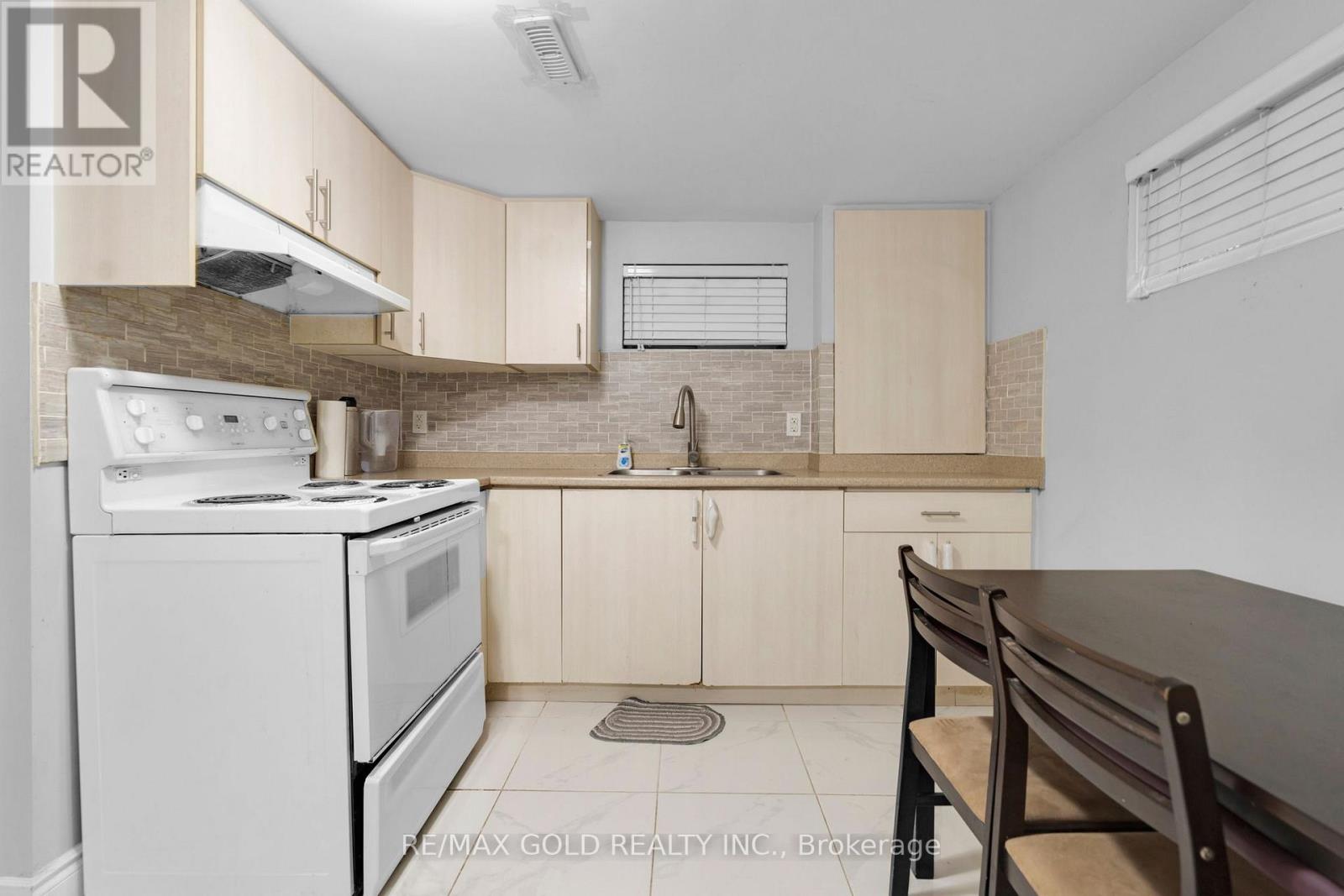 13 Tullamore Road S, Brampton, Ontario  L6W 1J7 - Photo 19 - W12523720