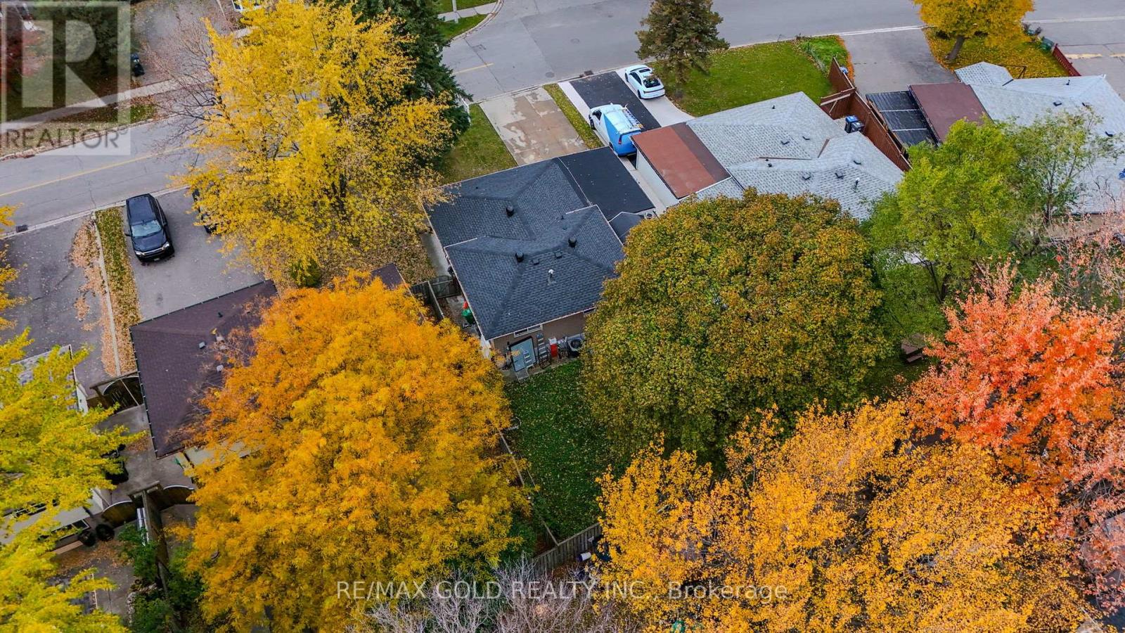 13 Tullamore Road S, Brampton, Ontario  L6W 1J7 - Photo 28 - W12523720