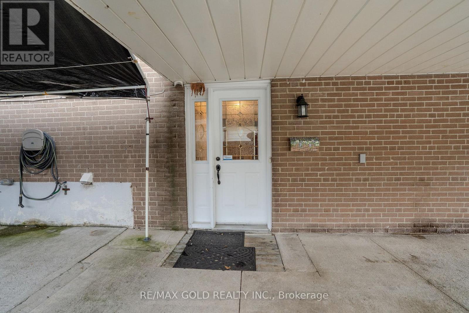 13 Tullamore Road S, Brampton, Ontario  L6W 1J7 - Photo 4 - W12523720