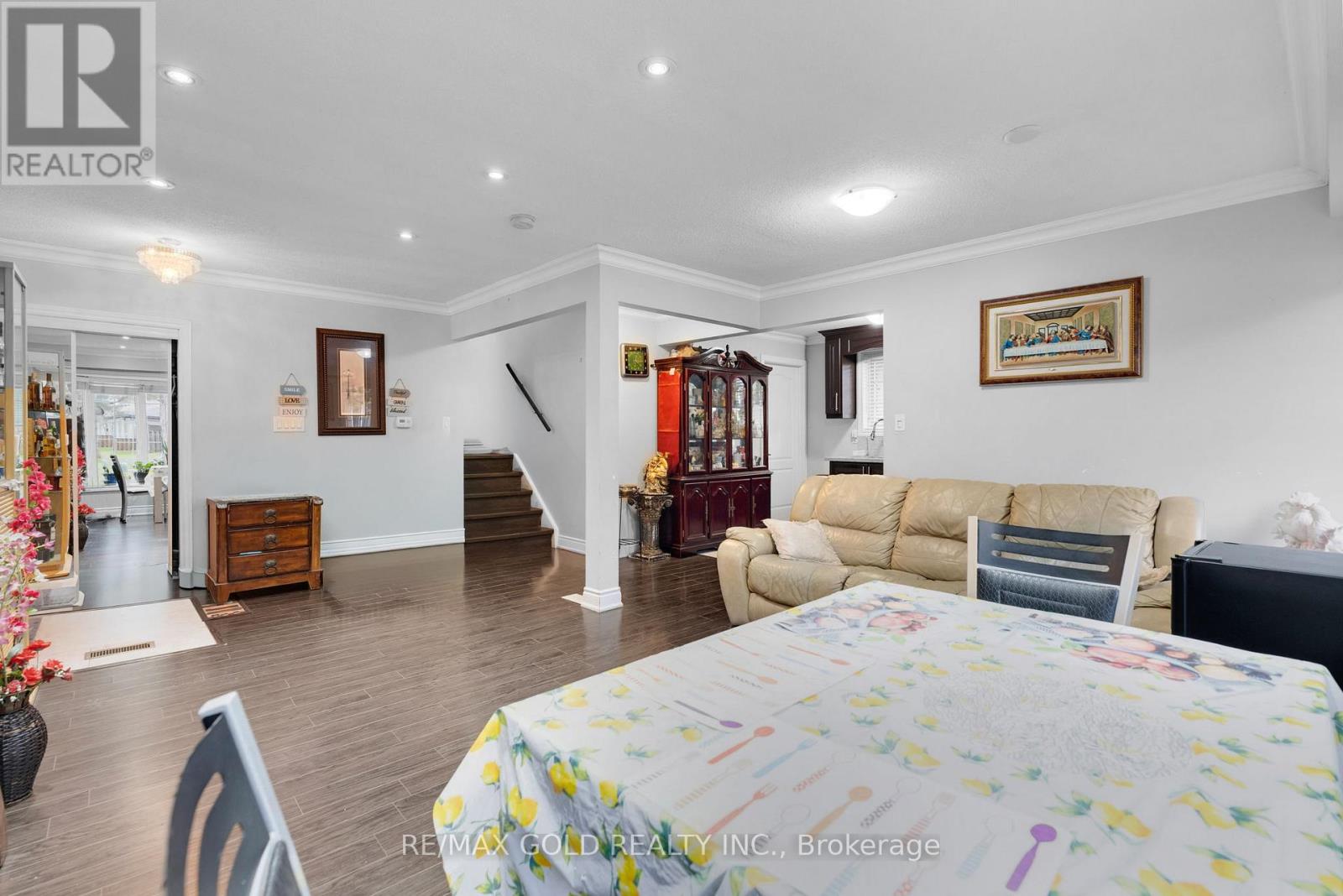 13 Tullamore Road S, Brampton, Ontario  L6W 1J7 - Photo 8 - W12523720