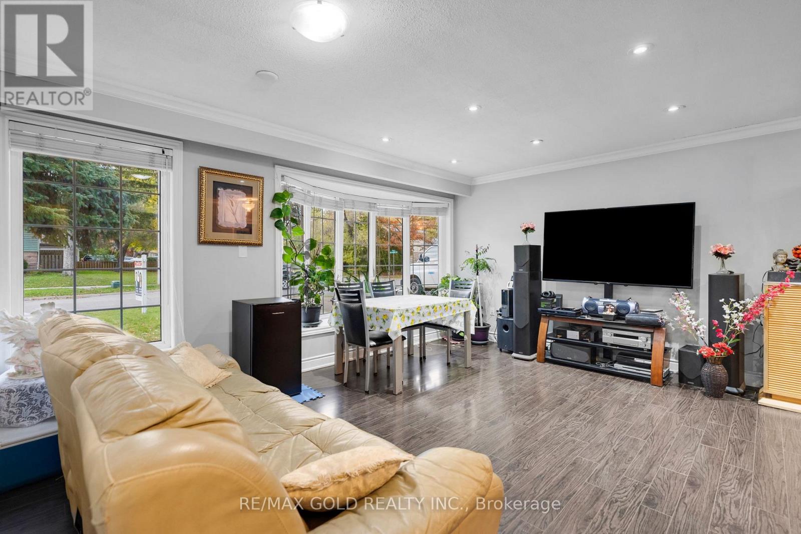 13 Tullamore Road S, Brampton, Ontario  L6W 1J7 - Photo 9 - W12523720