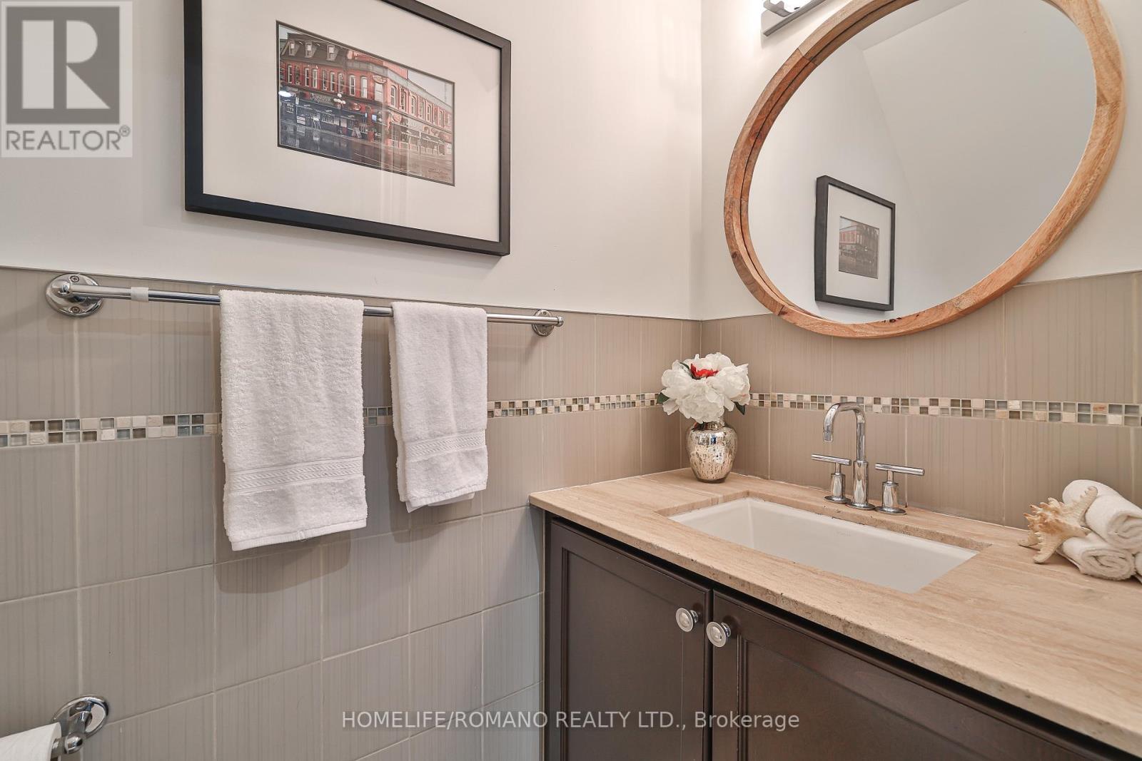 20 Harlton Crescent, Toronto, Ontario  M6M 1L1 - Photo 19 - W12523730