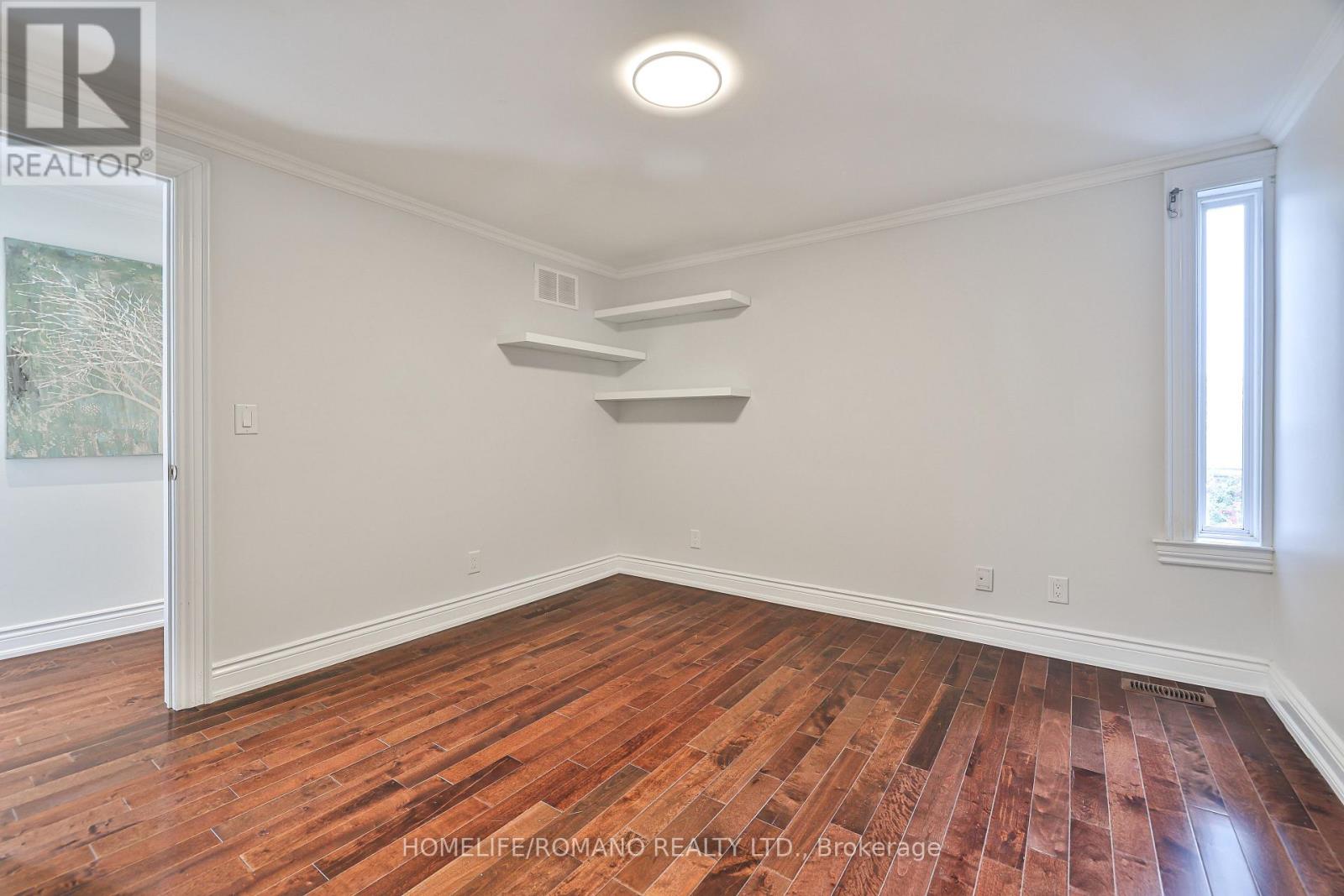 20 Harlton Crescent, Toronto, Ontario  M6M 1L1 - Photo 27 - W12523730