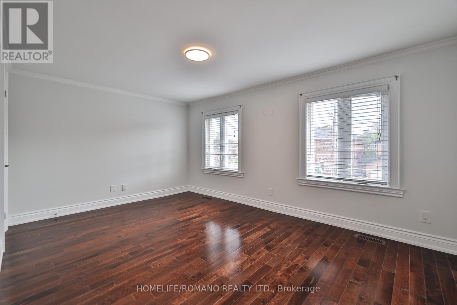 20 Harlton Crescent, Toronto, Ontario  M6M 1L1 - Photo 30 - W12523730