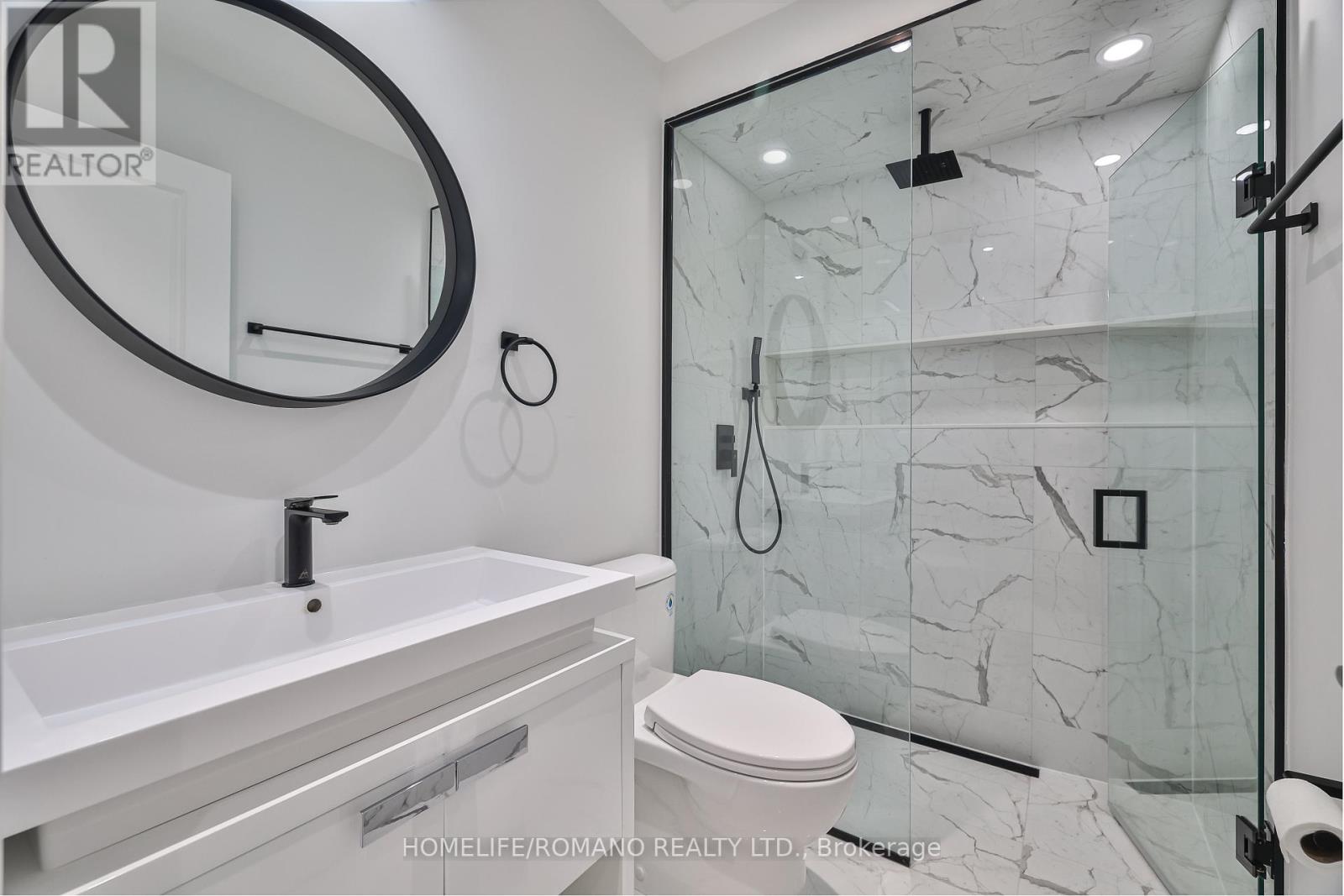 20 Harlton Crescent, Toronto, Ontario  M6M 1L1 - Photo 34 - W12523730