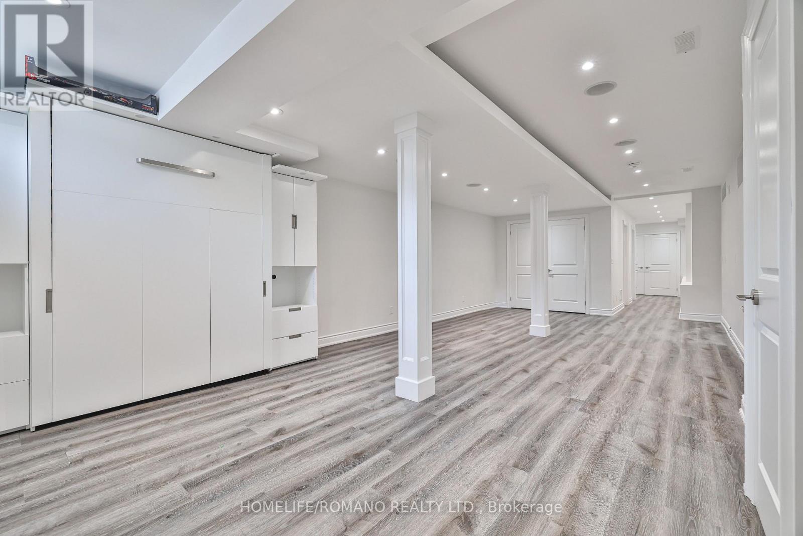 20 Harlton Crescent, Toronto, Ontario  M6M 1L1 - Photo 35 - W12523730