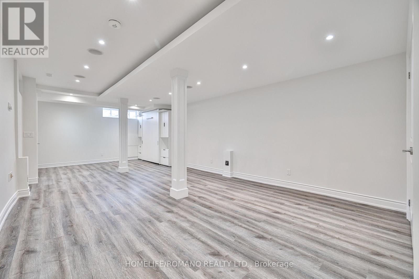 20 Harlton Crescent, Toronto, Ontario  M6M 1L1 - Photo 36 - W12523730