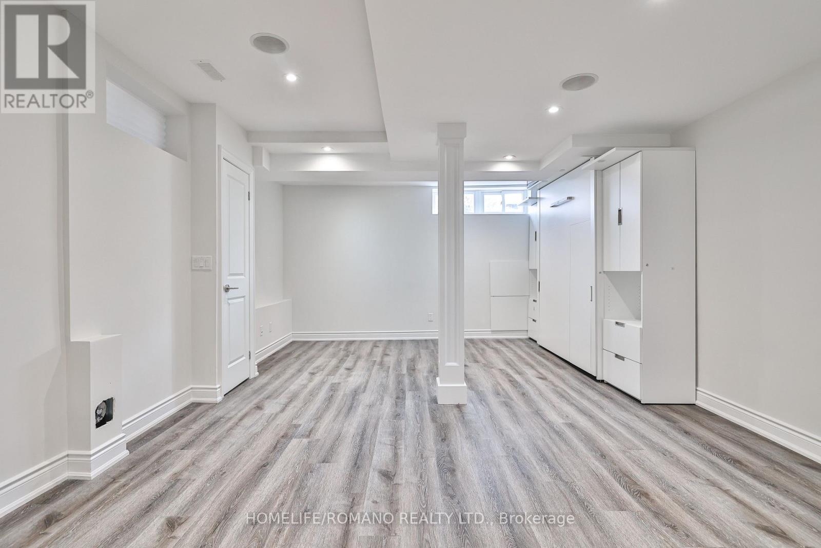 20 Harlton Crescent, Toronto, Ontario  M6M 1L1 - Photo 37 - W12523730