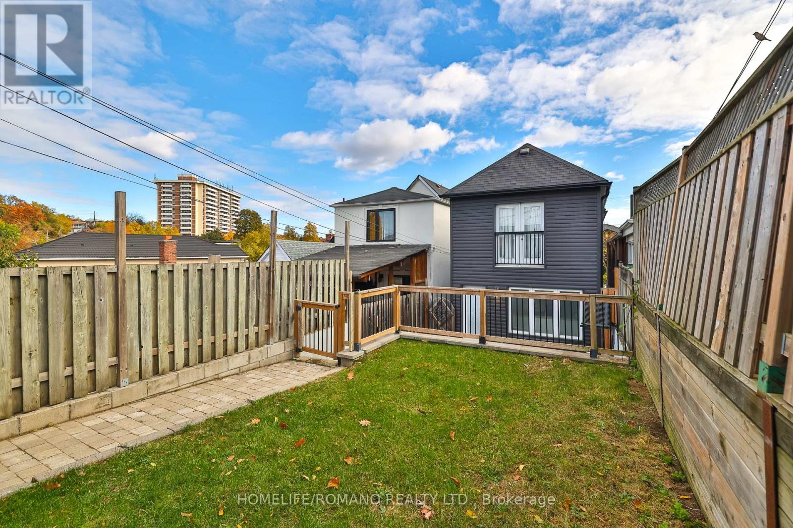 20 Harlton Crescent, Toronto, Ontario  M6M 1L1 - Photo 40 - W12523730