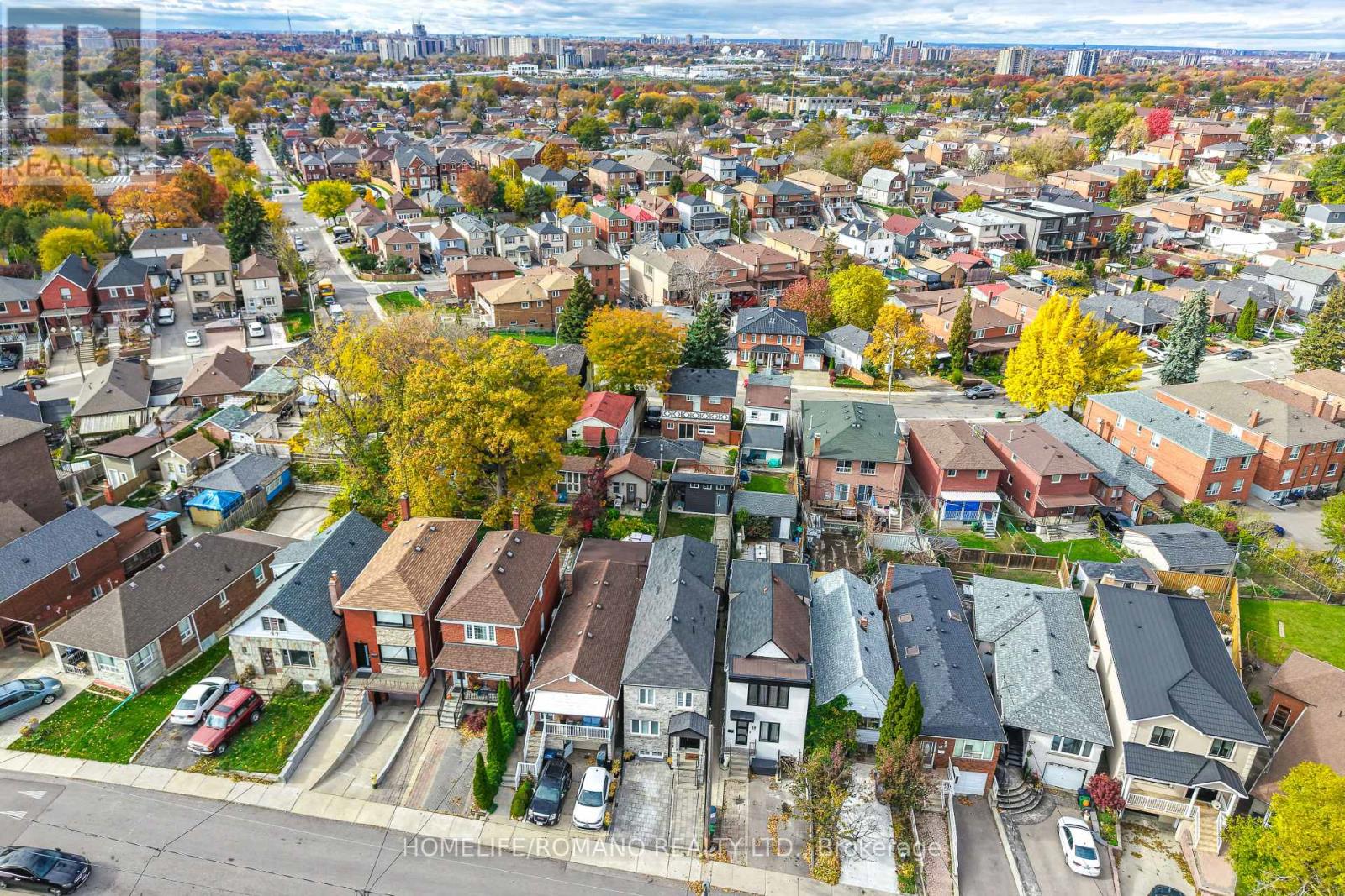 20 Harlton Crescent, Toronto, Ontario  M6M 1L1 - Photo 45 - W12523730