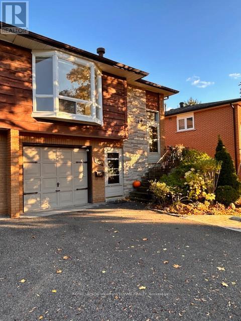 161 Harold Street, Brampton, Ontario  L6Y 2G3 - Photo 2 - W12523772