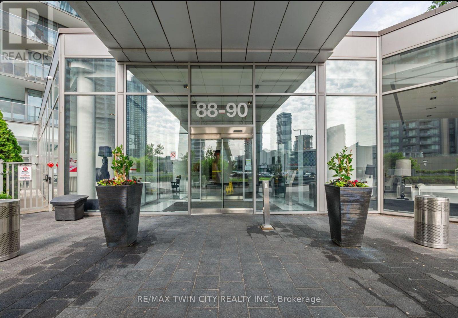 2209 - 90 Park Lawn Road, Toronto, Ontario  M8Y 0B6 - Photo 6 - W12523776