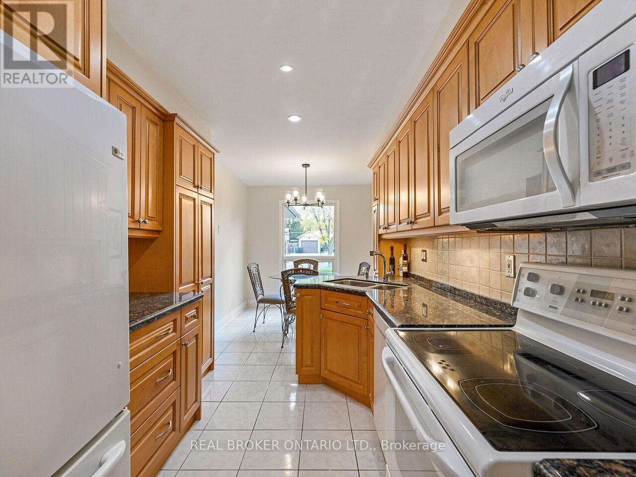 7223 Bendigo Circle, Mississauga, Ontario  L5N 1Z4 - Photo 12 - W12523780