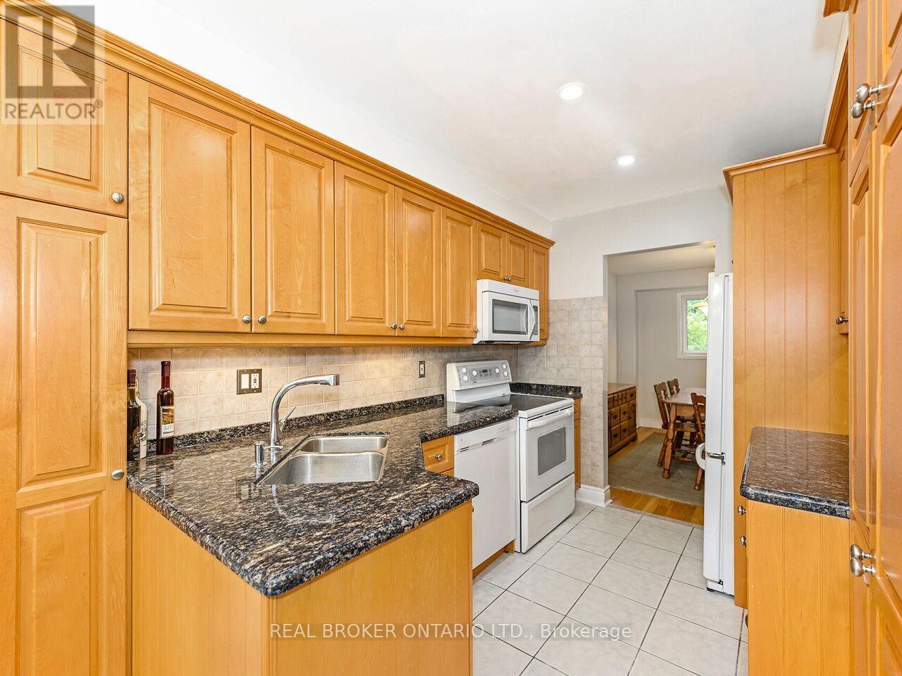 7223 Bendigo Circle, Mississauga, Ontario  L5N 1Z4 - Photo 8 - W12523780