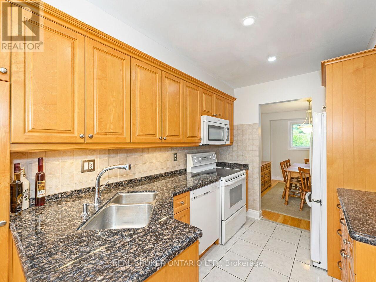 7223 Bendigo Circle, Mississauga, Ontario  L5N 1Z4 - Photo 9 - W12523780