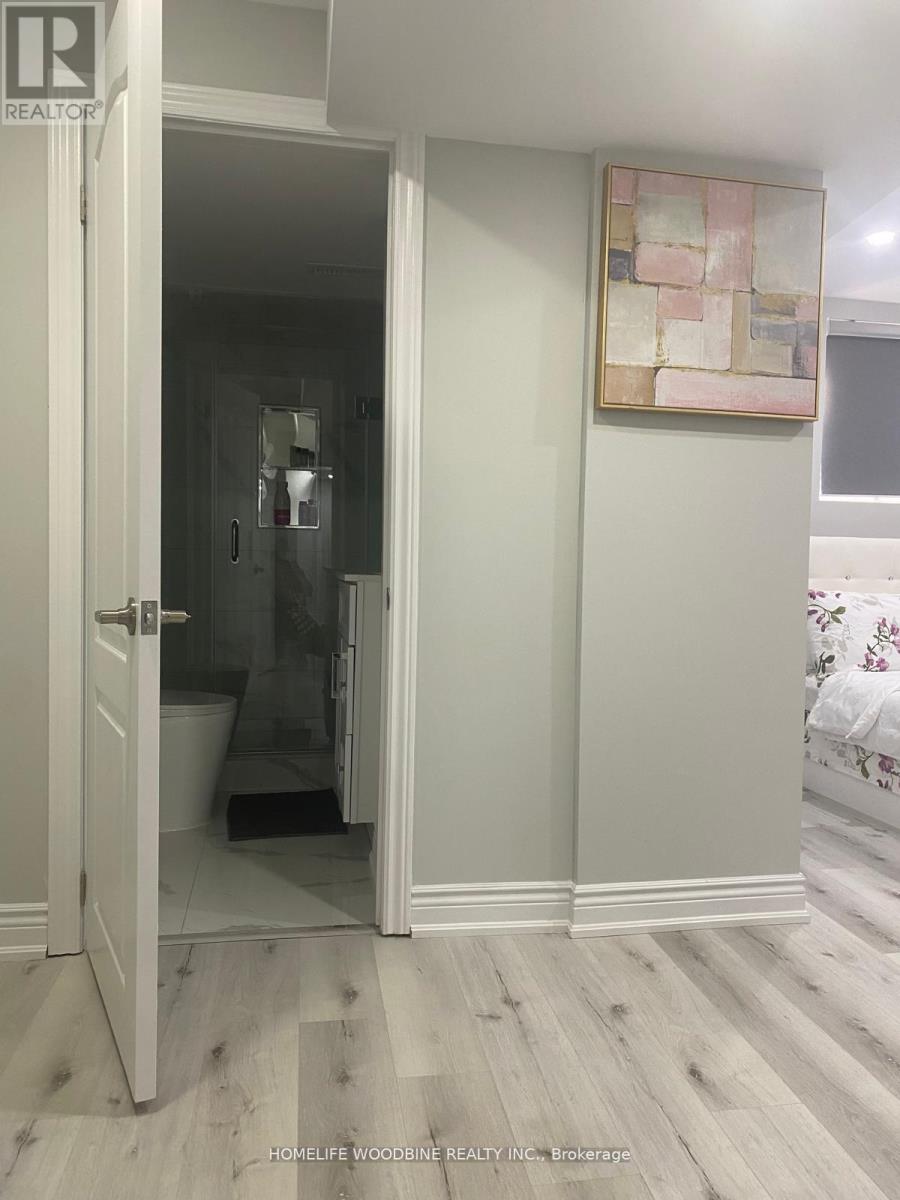 11 Darren Road, Brampton, Ontario  L6P 1Z6 - Photo 10 - W12523810