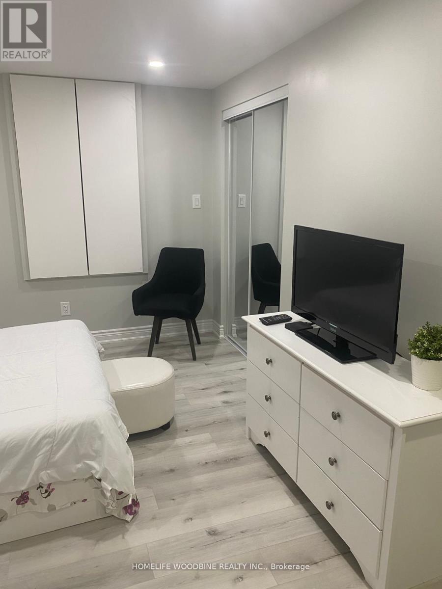 11 Darren Road, Brampton, Ontario  L6P 1Z6 - Photo 12 - W12523810