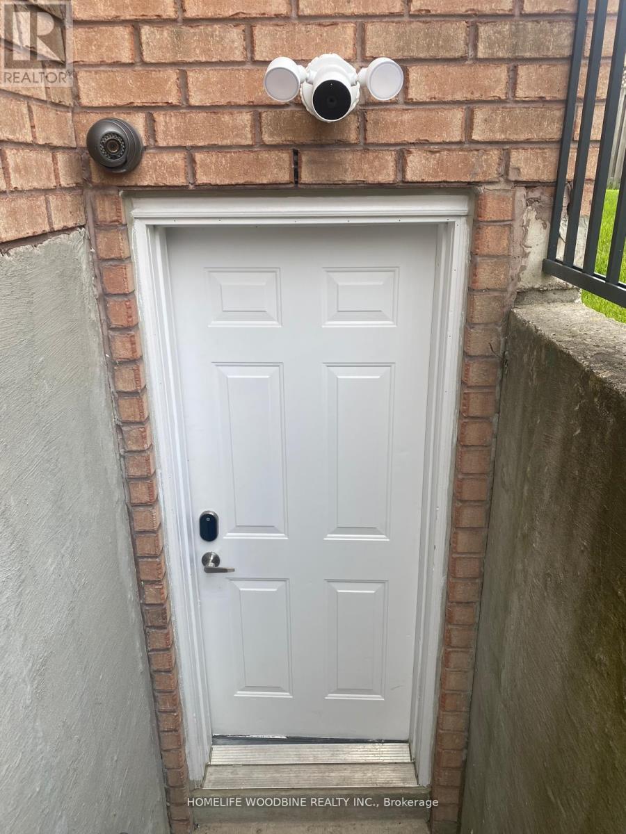 11 Darren Road, Brampton, Ontario  L6P 1Z6 - Photo 14 - W12523810