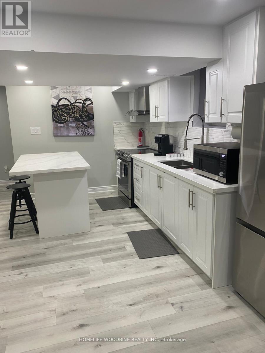 11 Darren Road, Brampton, Ontario  L6P 1Z6 - Photo 5 - W12523810