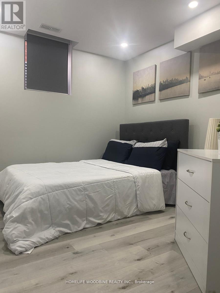 11 Darren Road, Brampton, Ontario  L6P 1Z6 - Photo 9 - W12523810